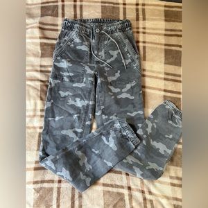 American Eagle camo joggers